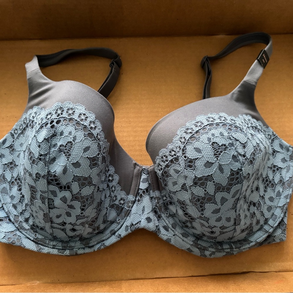 NWT Victoria’s Secret Body by Victoria lined demi bra Bra